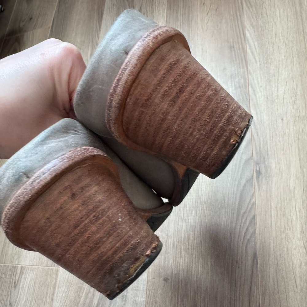 Puppy Barley Mule Heels - Picture 4 of 10